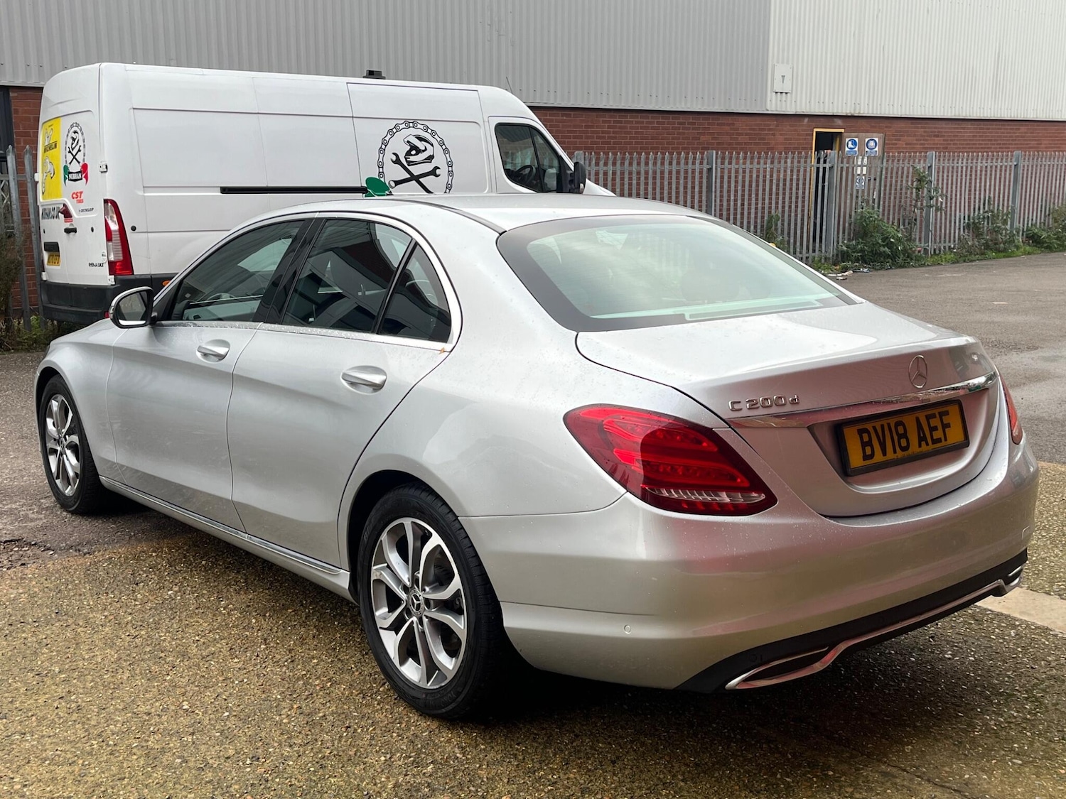 Used Mercedes-Benz C Class 2018 for sale - 76592333: Photo 4