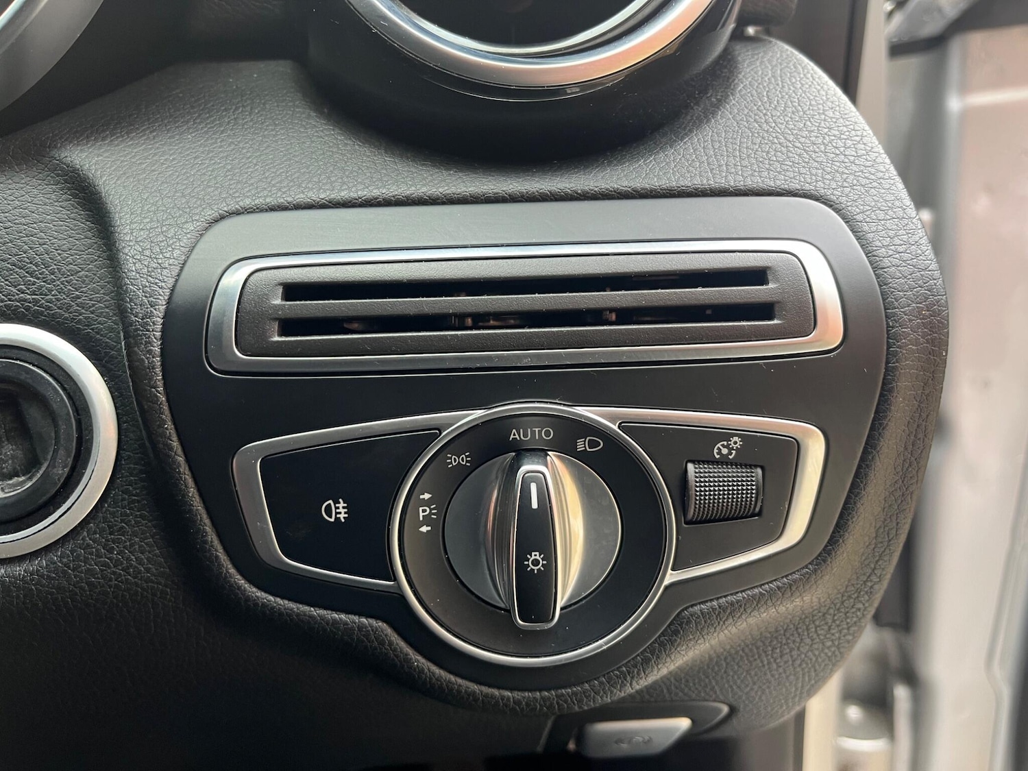 Used Mercedes-Benz C Class 2018 for sale - 76592333: Photo 46