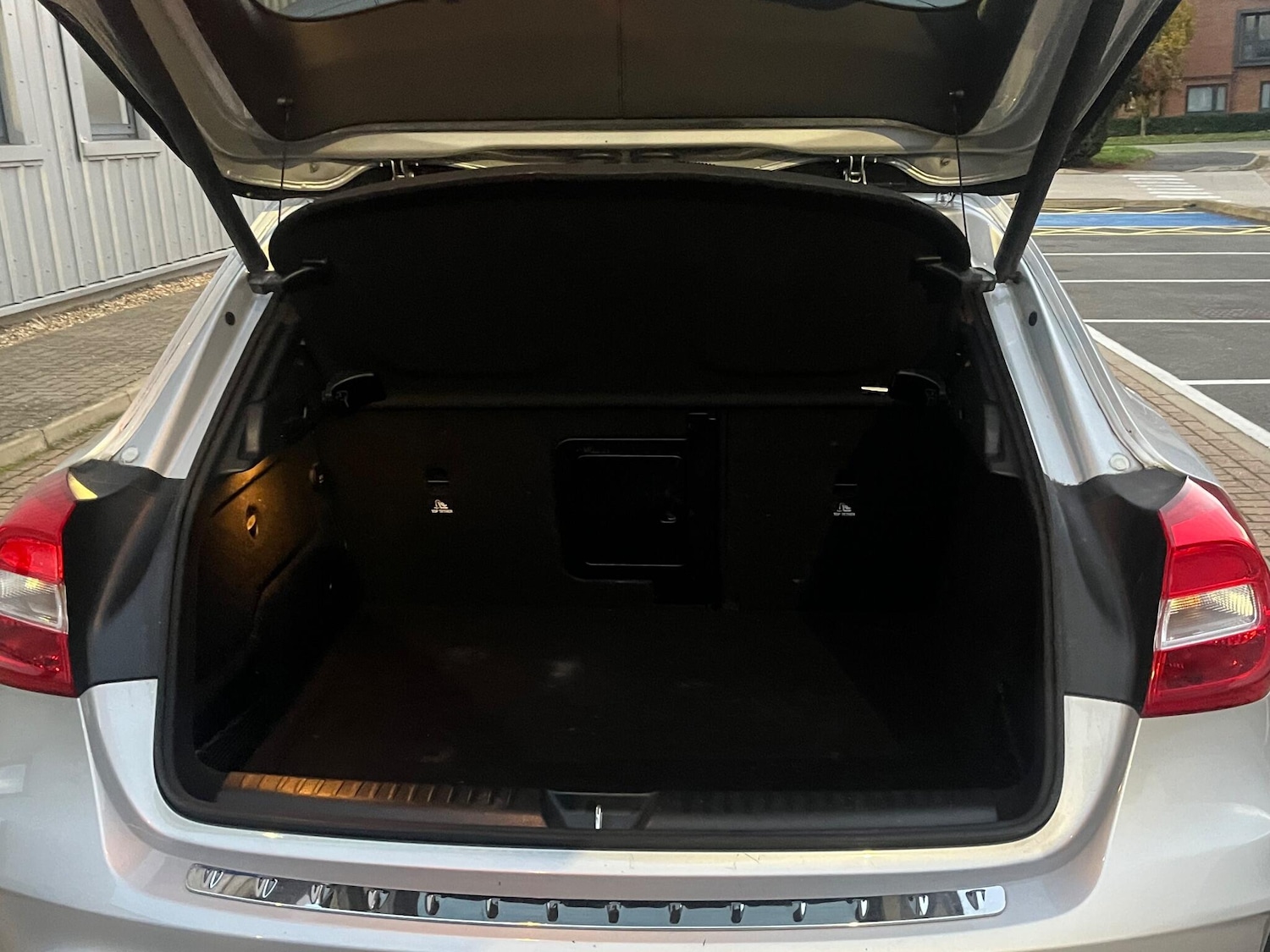 Used Mercedes-Benz GLA 2016 for sale - 76377820: Photo 46