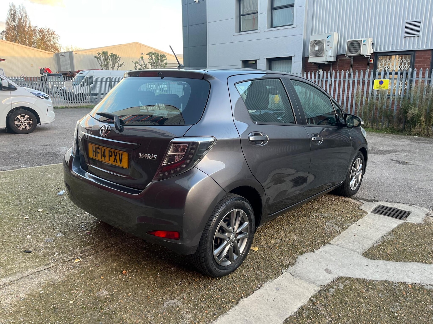 Used Toyota Yaris 2014 for sale - 76528119: Photo 18