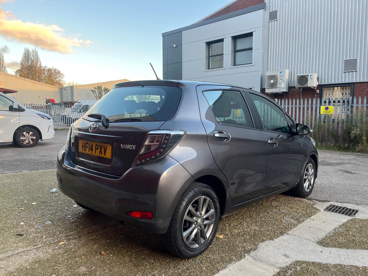 Used Toyota Yaris 2014 for sale - 76528119: Photo 19