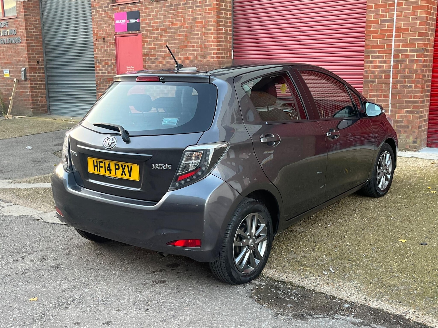 Used Toyota Yaris 2014 for sale - 76528119: Photo 21