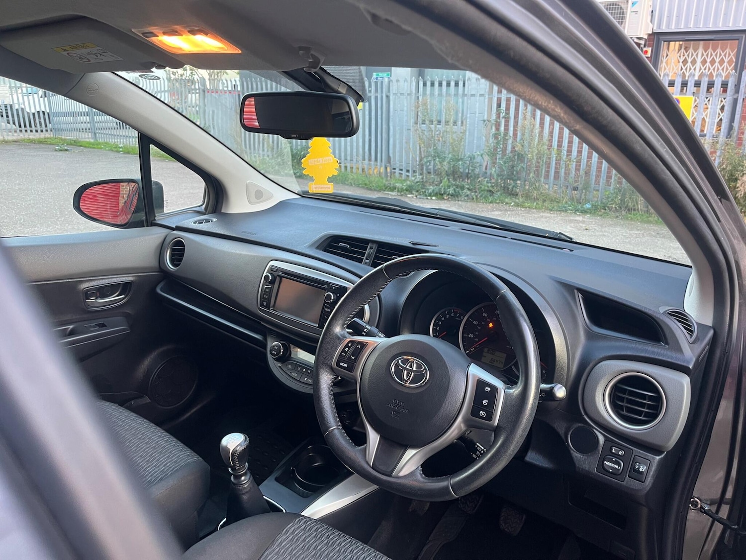 Used Toyota Yaris 2014 for sale - 76528119: Photo 22