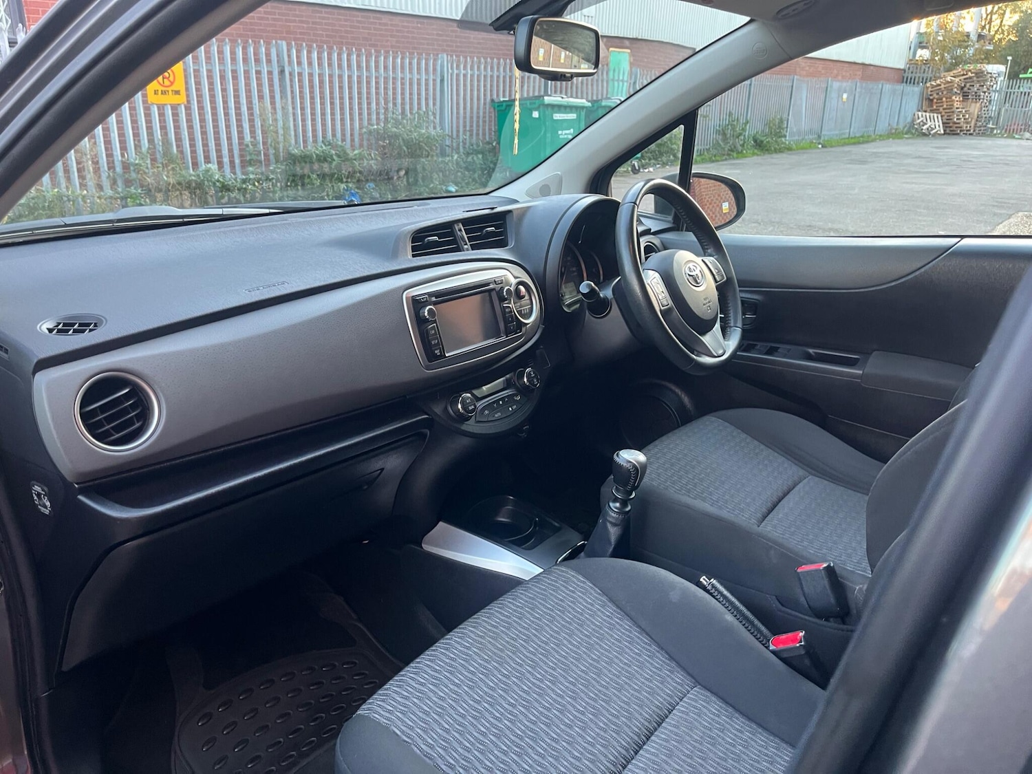 Used Toyota Yaris 2014 for sale - 76528119: Photo 26