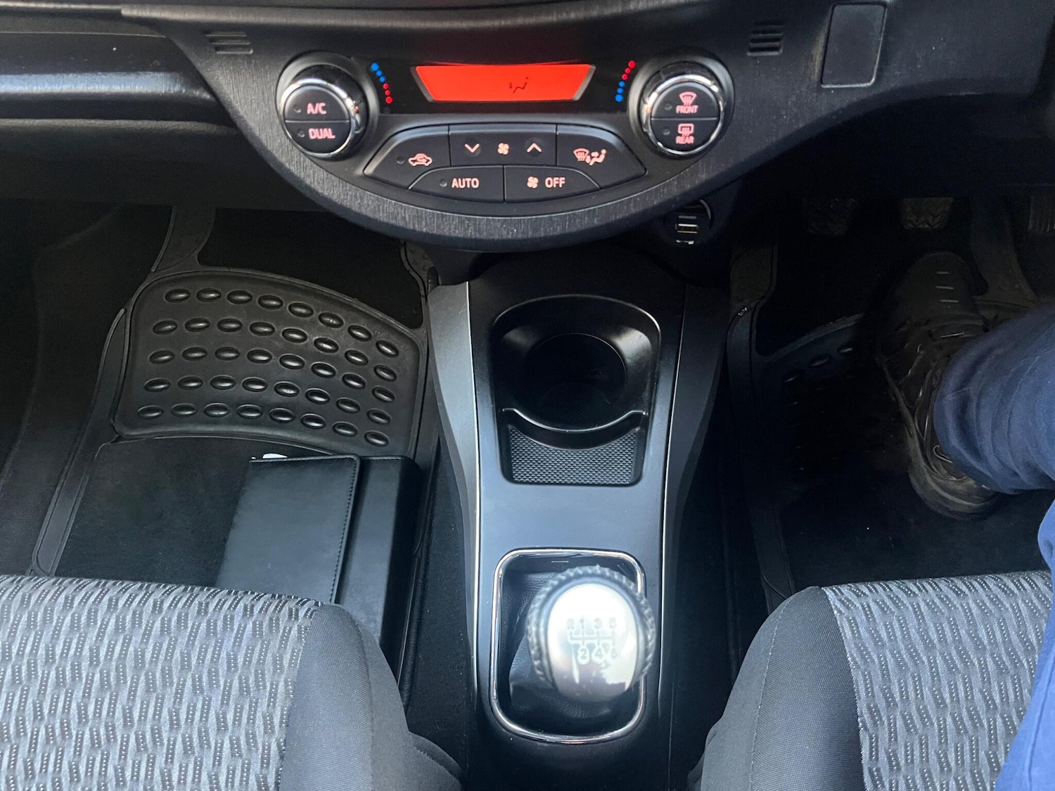 Used Toyota Yaris 2014 for sale - 76528119: Photo 28