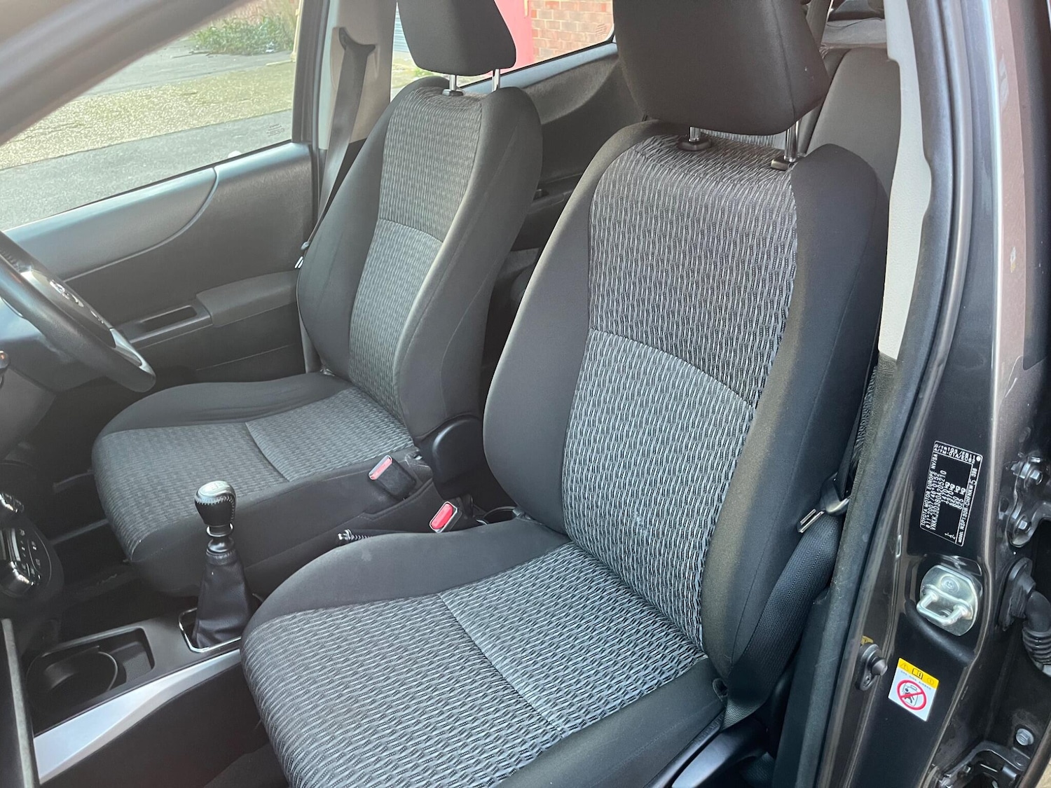 Used Toyota Yaris 2014 for sale - 76528119: Photo 33