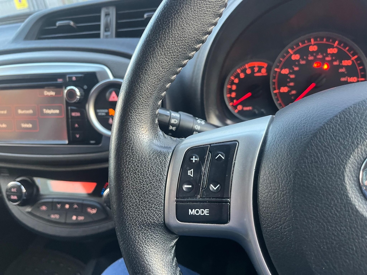 Used Toyota Yaris 2014 for sale - 76528119: Photo 44