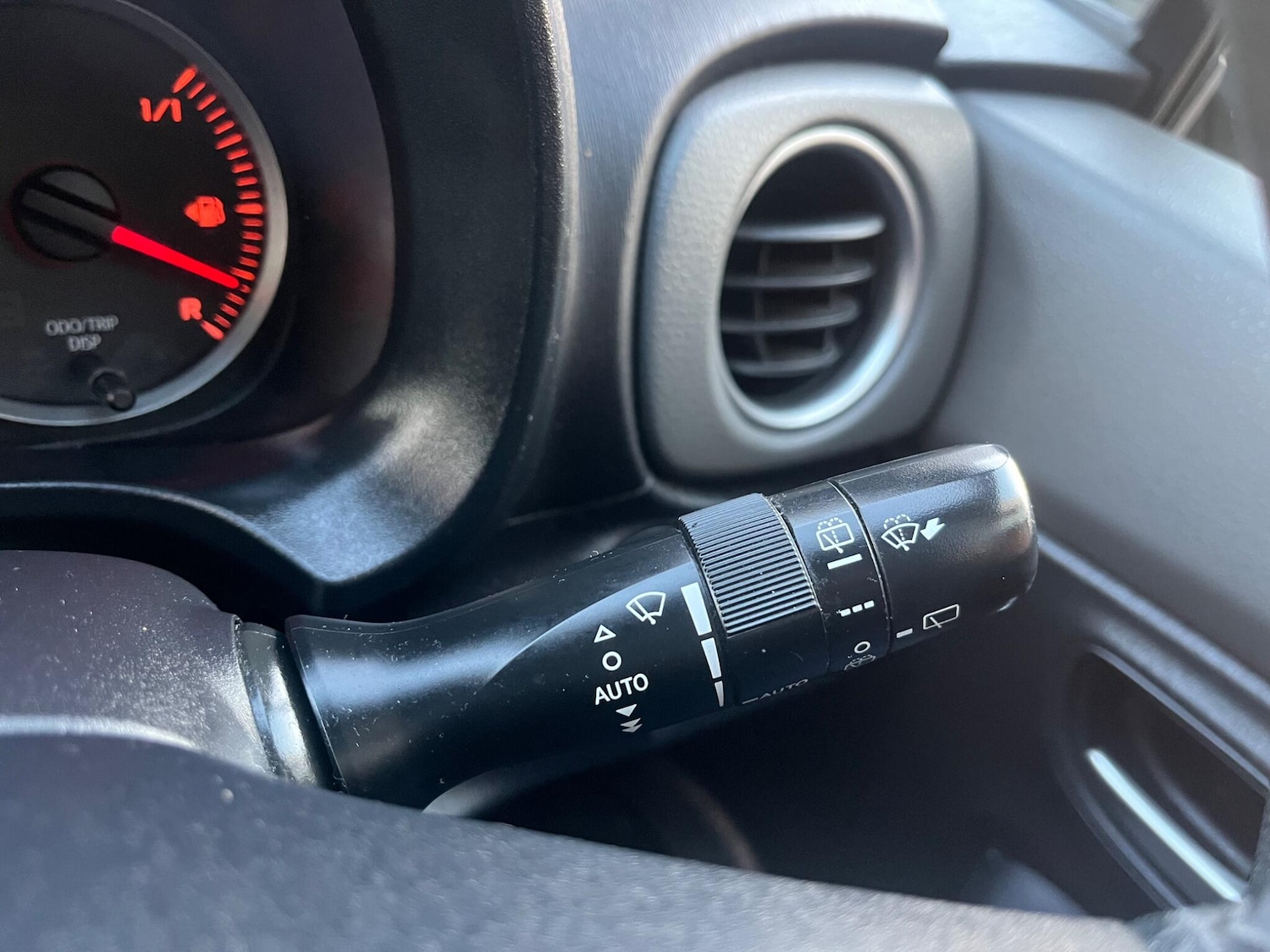 Used Toyota Yaris 2014 for sale - 76528119: Photo 45