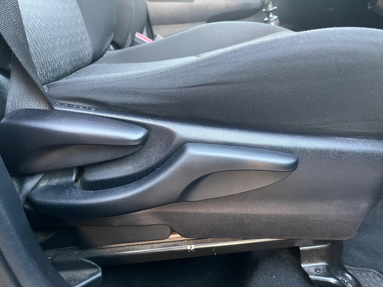 Used Toyota Yaris 2014 for sale - 76528119: Photo 47