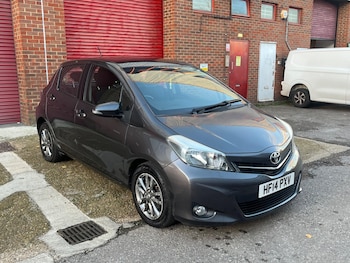 Used Toyota Yaris 2014 for sale - 76528119: Photo