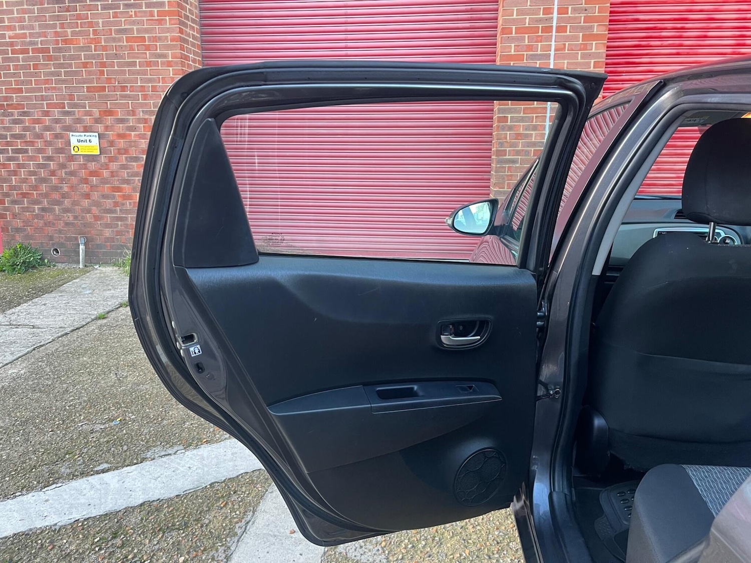 Used Toyota Yaris 2014 for sale - 76528119: Photo 51