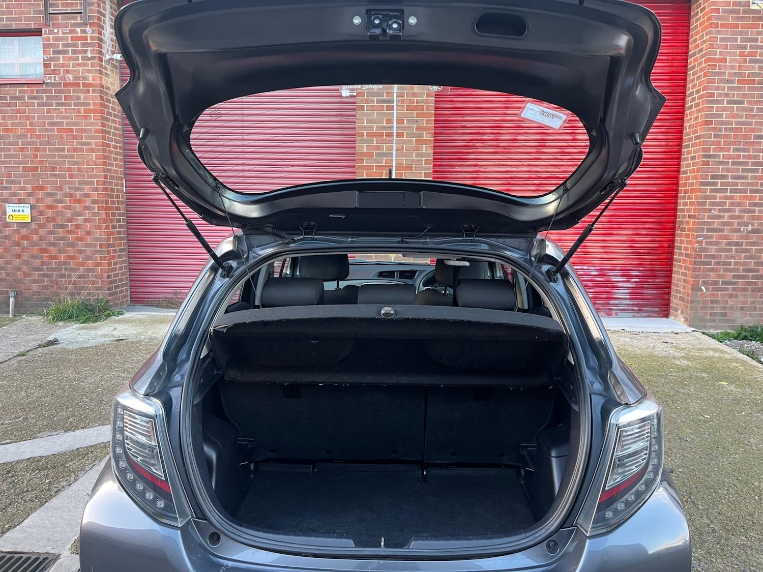 Used Toyota Yaris 2014 for sale - 76528119: Photo 61