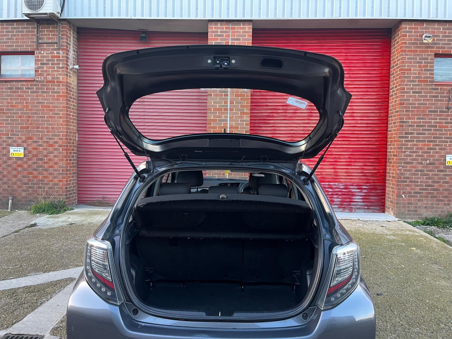 Used Toyota Yaris 2014 for sale - 76528119: Photo 63