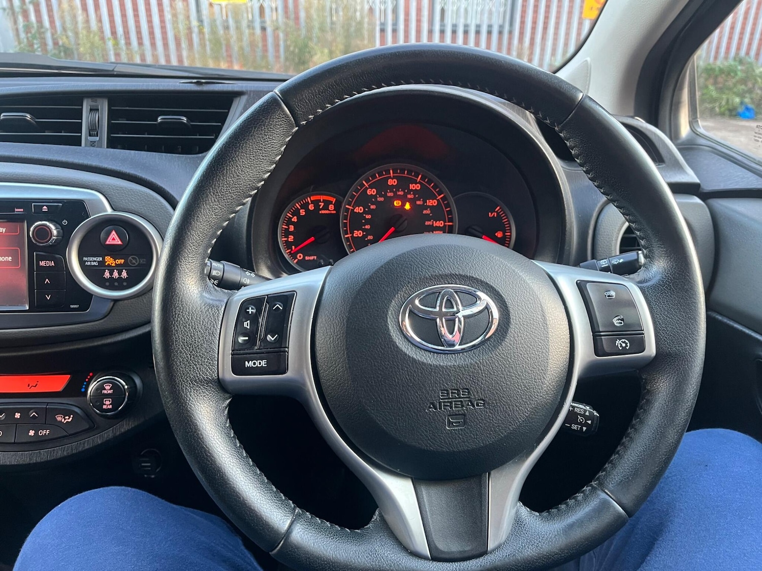 Used Toyota Yaris 2014 for sale - 76528119: Photo 64