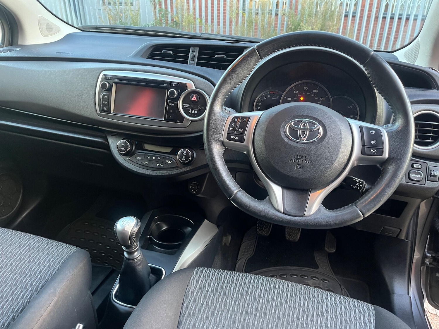 Used Toyota Yaris 2014 for sale - 76528119: Photo 69