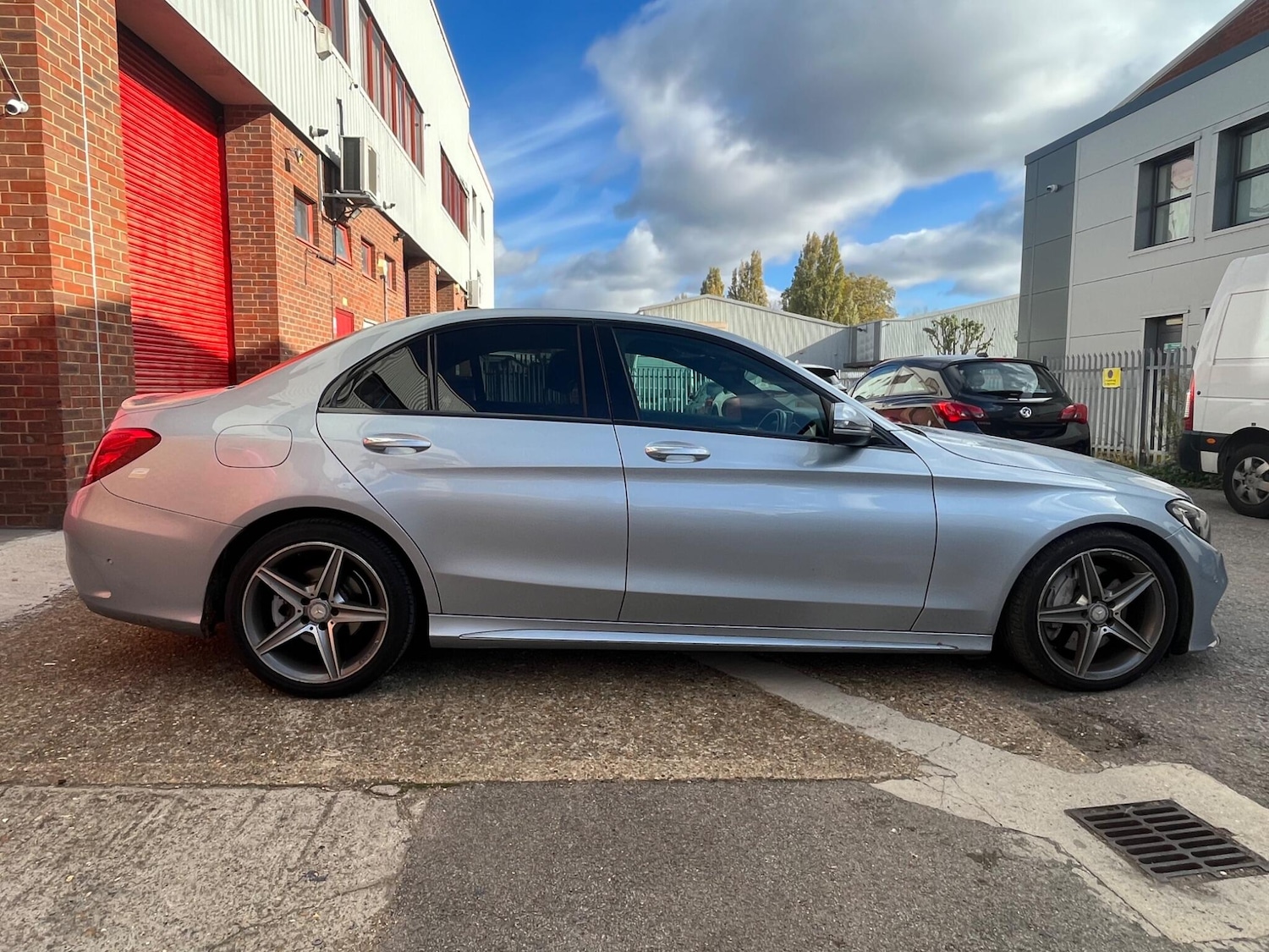 Used Mercedes-Benz C Class 2016 for sale - 76513425: Photo 32