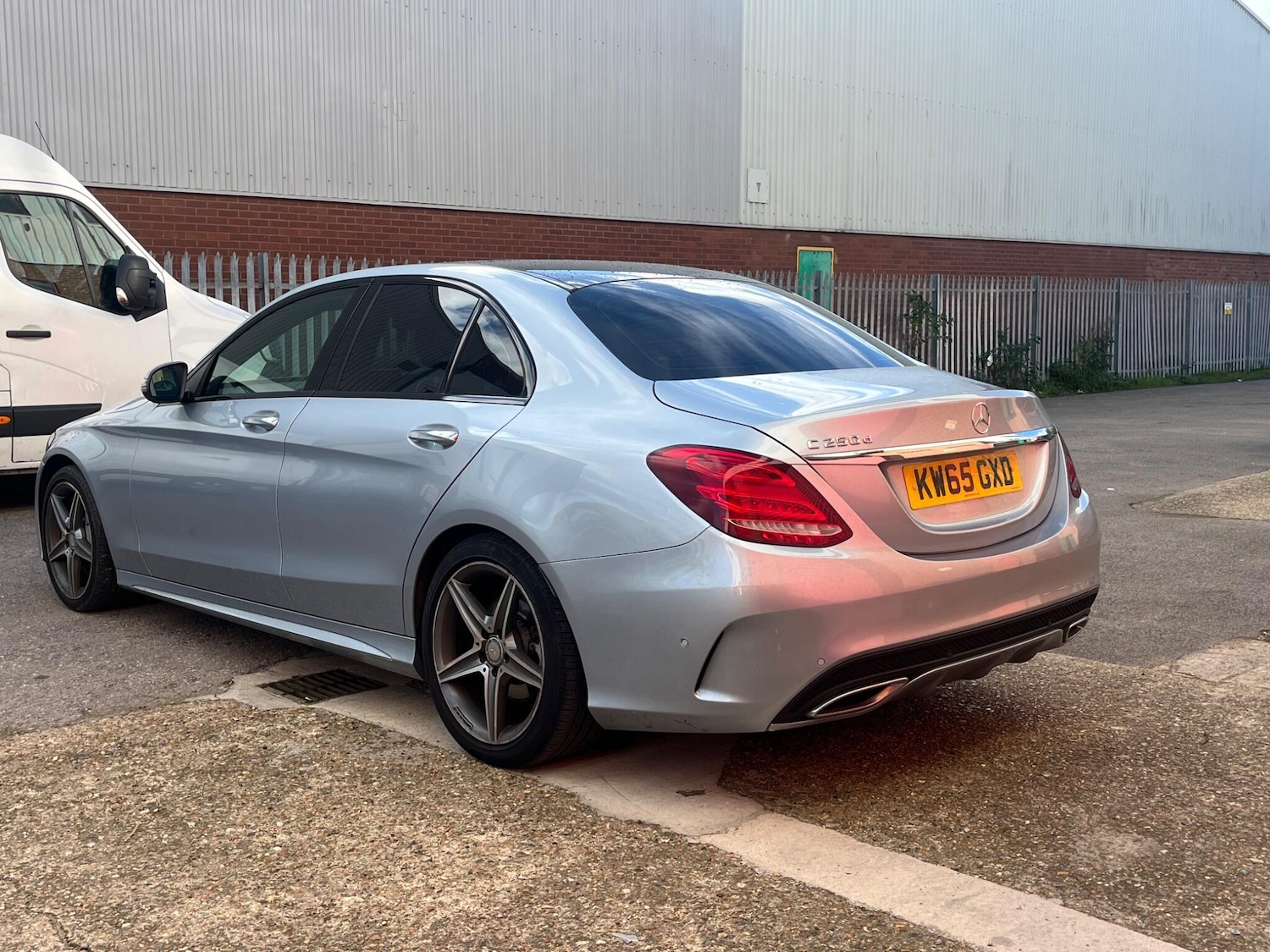 Used Mercedes-Benz C Class 2016 for sale - 76513425: Photo 4