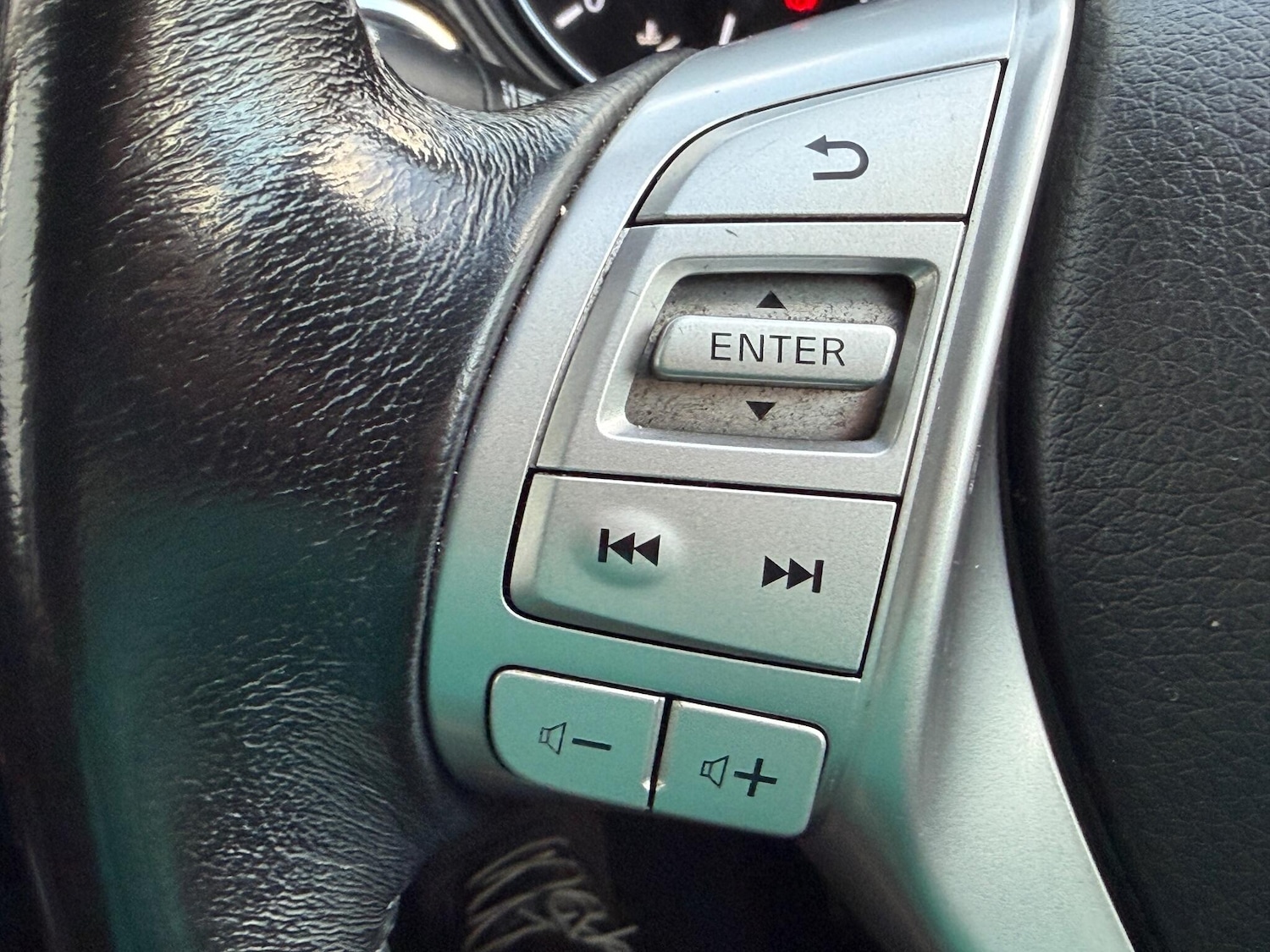 Used Nissan X-Trail 2015 for sale - 76727523: Photo 32