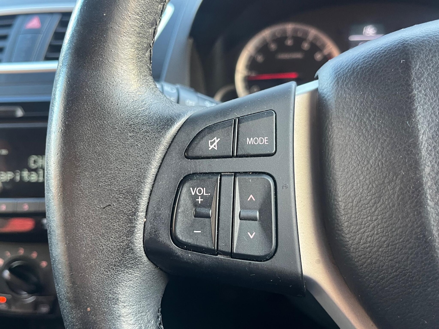 Used Suzuki Swift 2013 for sale - 76538606: Photo 50