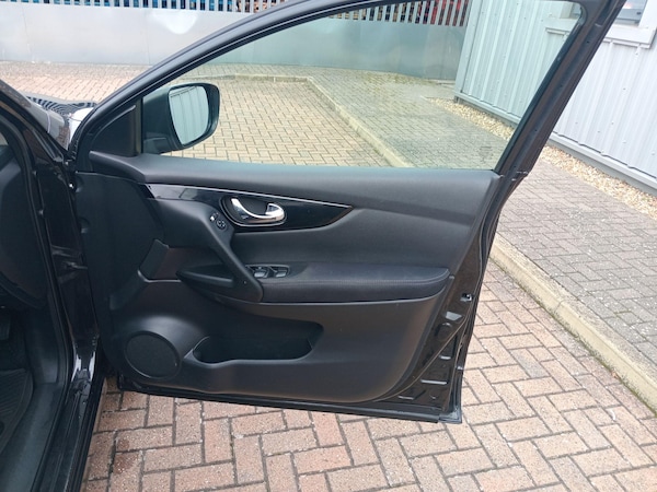 Used Nissan Qashqai 2015 for sale - 76296002: Photo 27