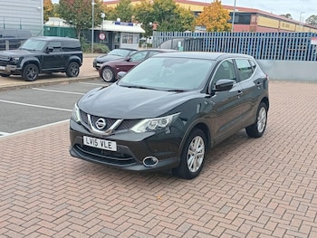 Used Nissan Qashqai 2015 for sale - 76296002: Photo 2