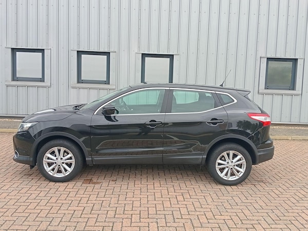 Used Nissan Qashqai 2015 for sale - 76296002: Photo 8