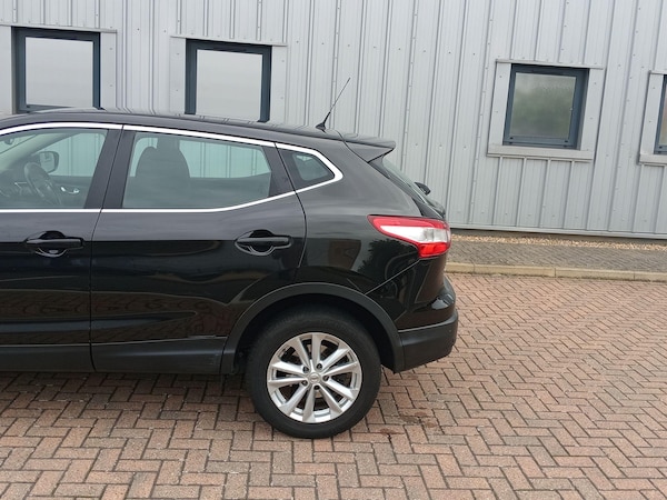Used Nissan Qashqai 2015 for sale - 76296002: Photo 9
