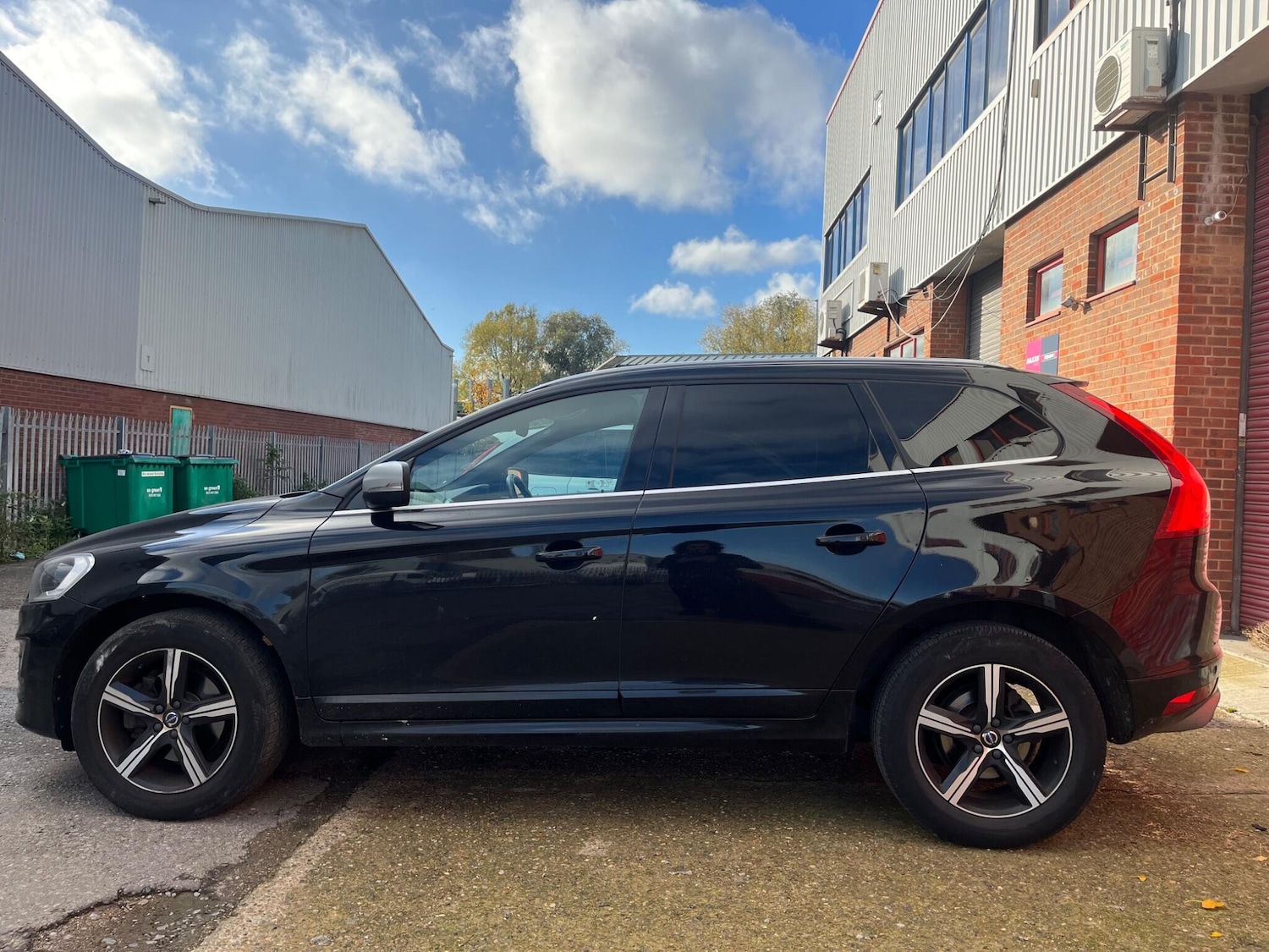 Used Volvo XC60 2017 for sale - 76307812: Photo 15