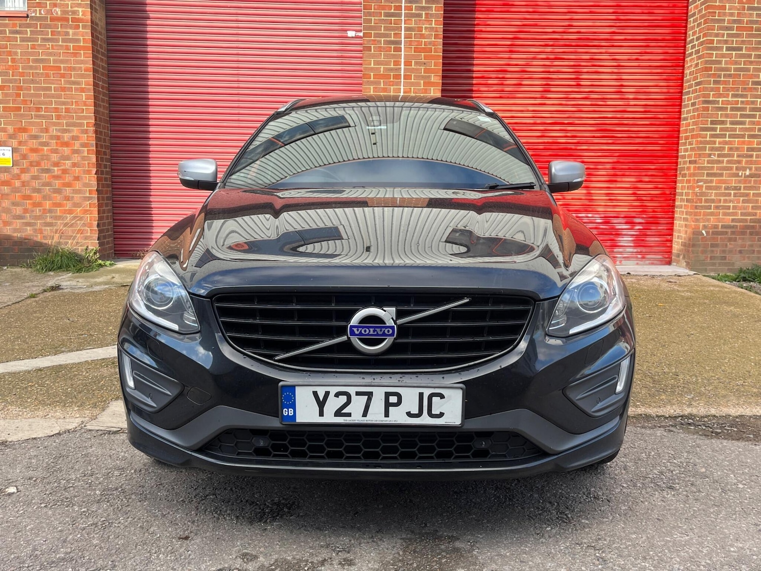 Used Volvo XC60 2017 for sale - 76307812: Photo 2