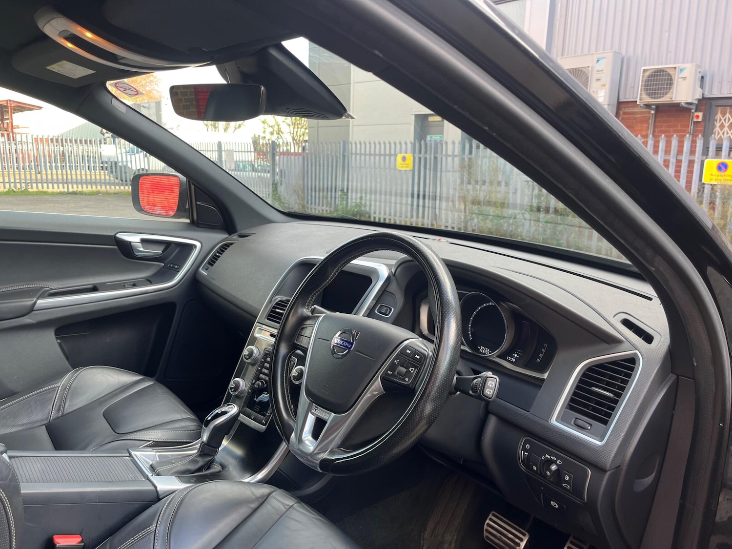 Used Volvo XC60 2017 for sale - 76307812: Photo 27