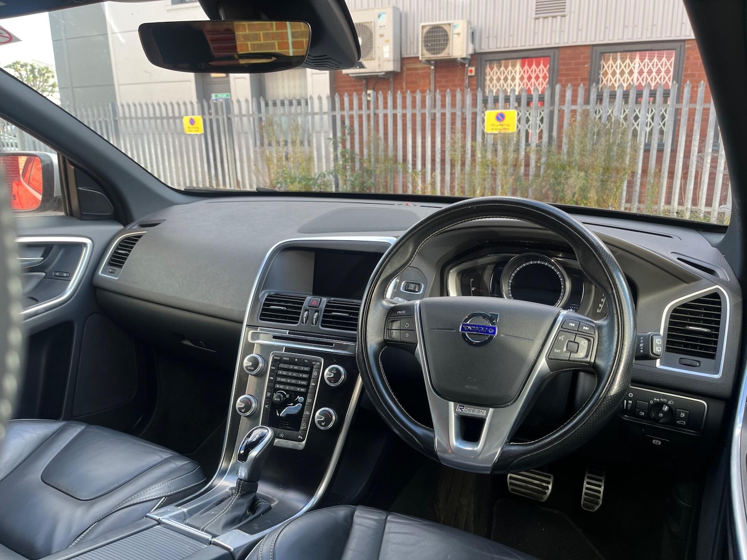 Used Volvo XC60 2017 for sale - 76307812: Photo 28