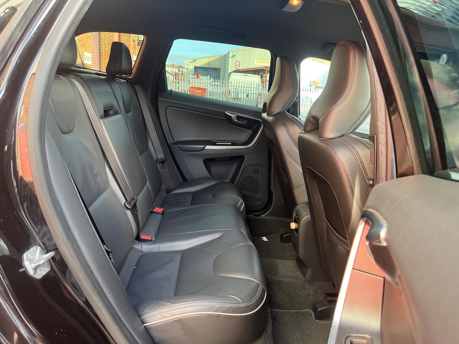 Used Volvo XC60 2017 for sale - 76307812: Photo 35