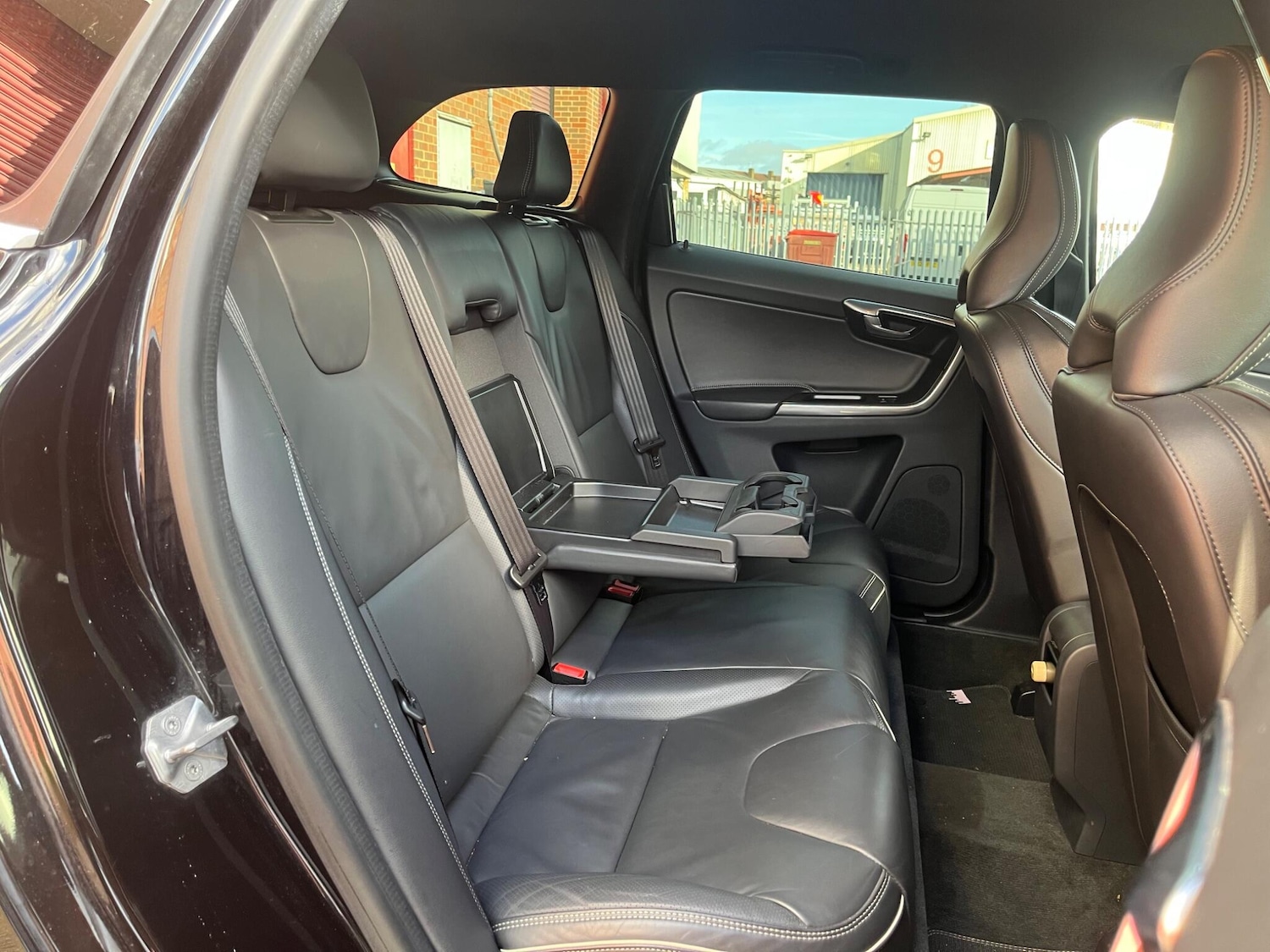 Used Volvo XC60 2017 for sale - 76307812: Photo 37