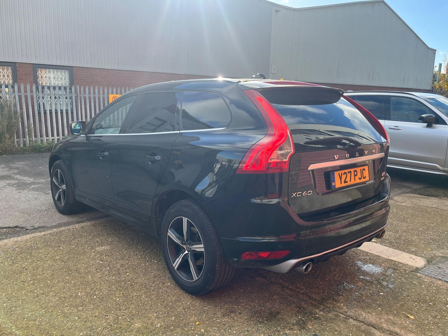 Used Volvo XC60 2017 for sale - 76307812: Photo 4