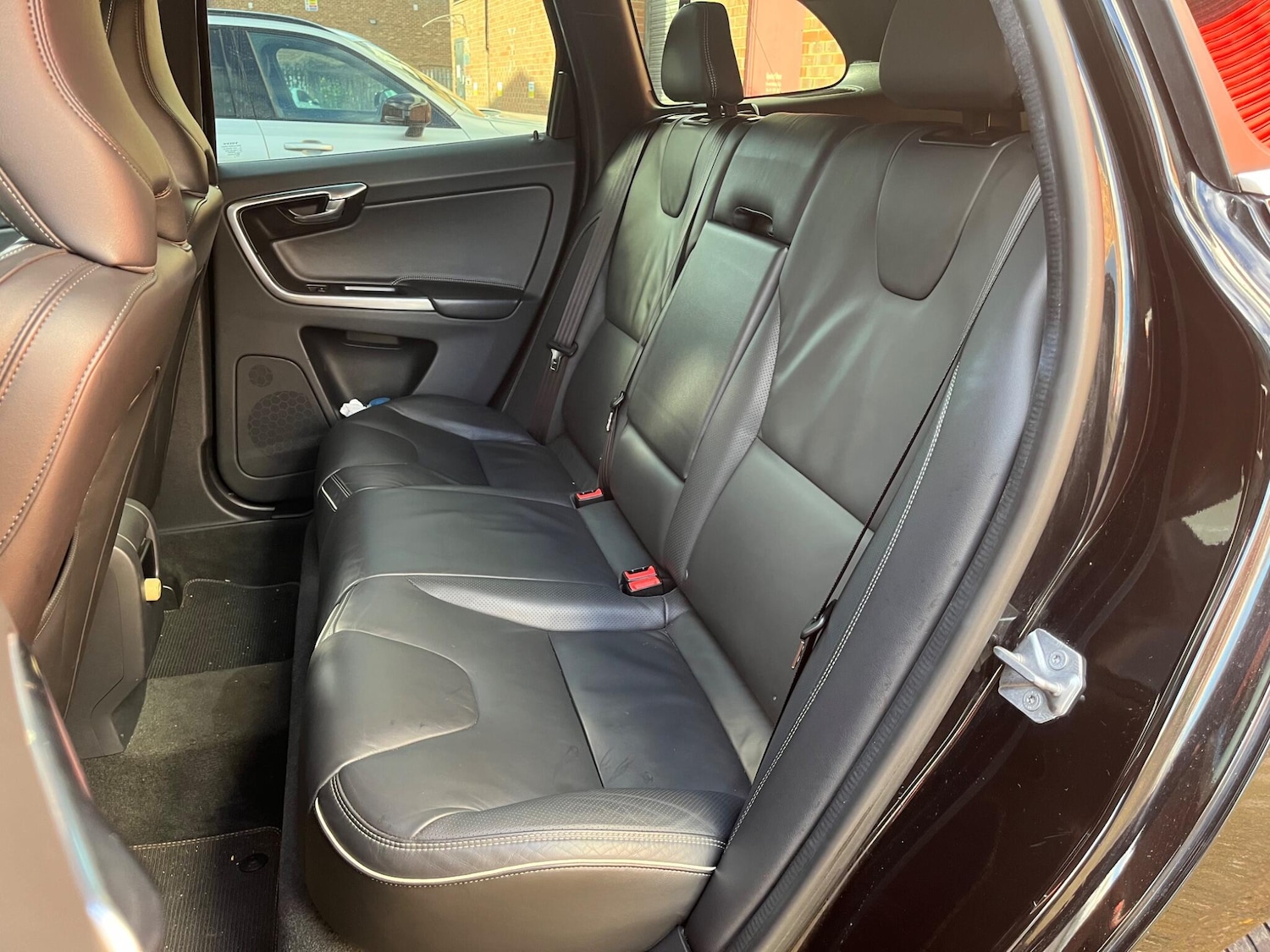 Used Volvo XC60 2017 for sale - 76307812: Photo 41