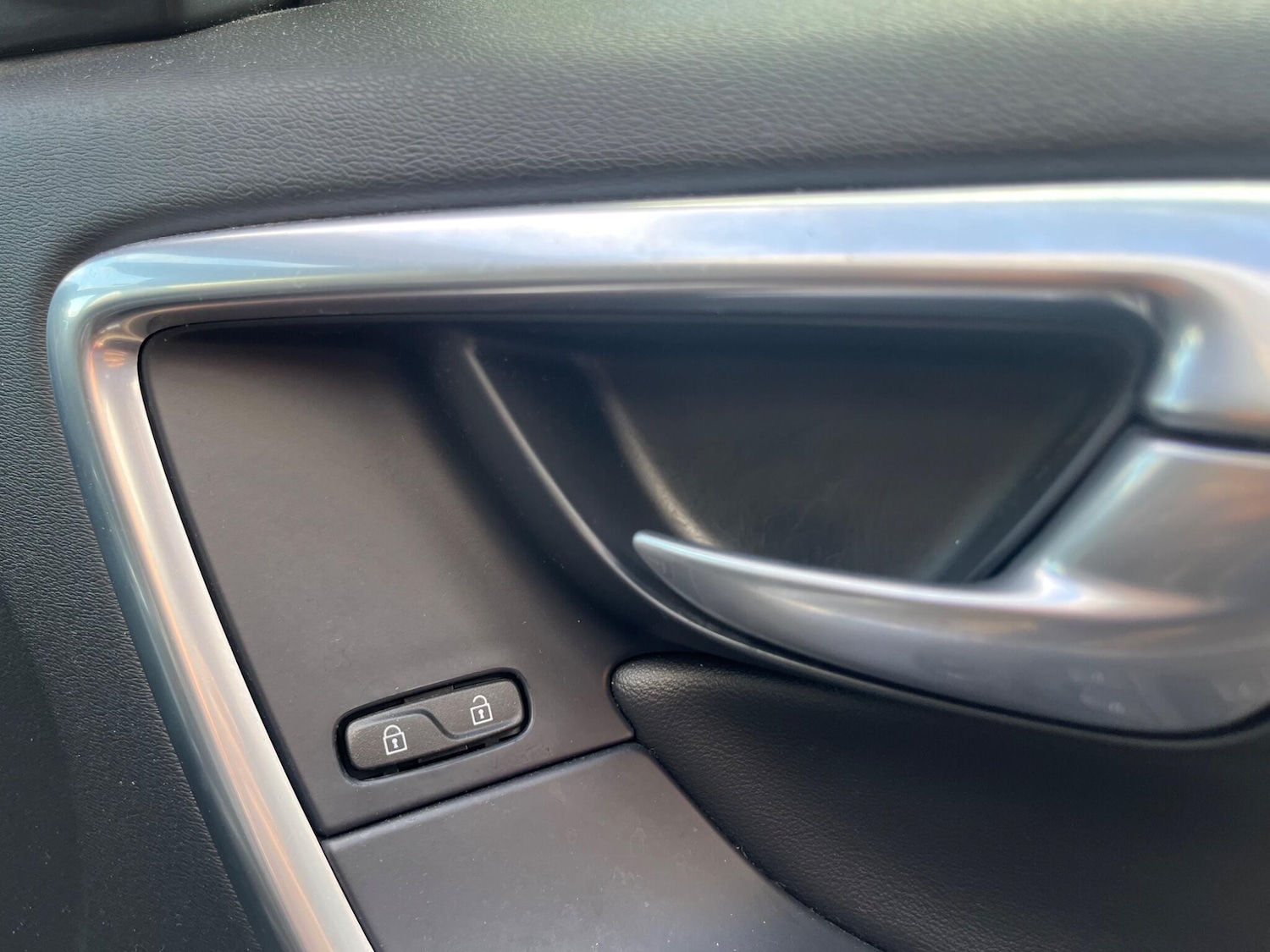 Used Volvo XC60 2017 for sale - 76307812: Photo 45