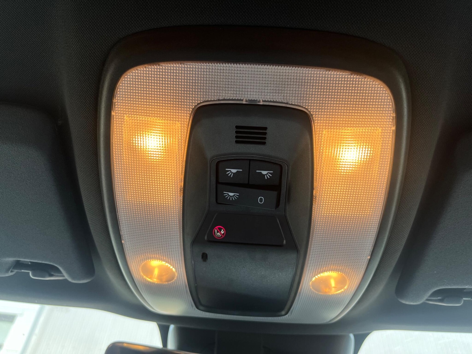 Used Volvo XC60 2017 for sale - 76307812: Photo 50