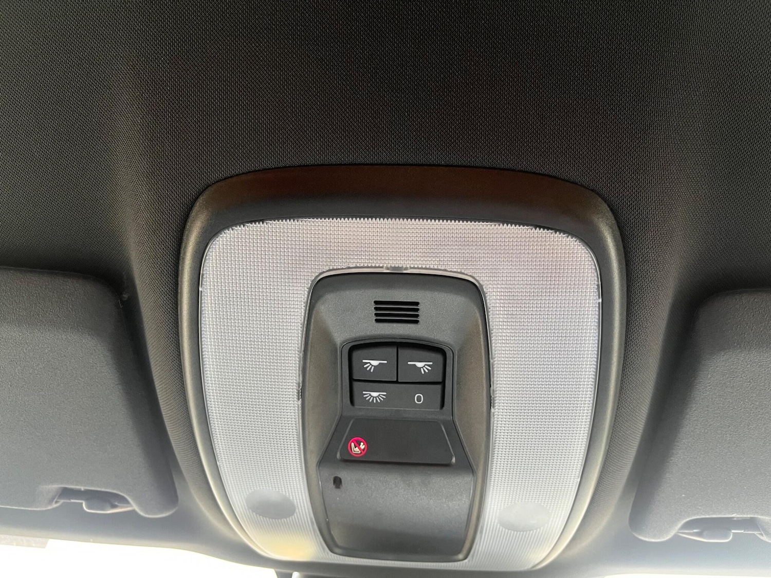 Used Volvo XC60 2017 for sale - 76307812: Photo 51