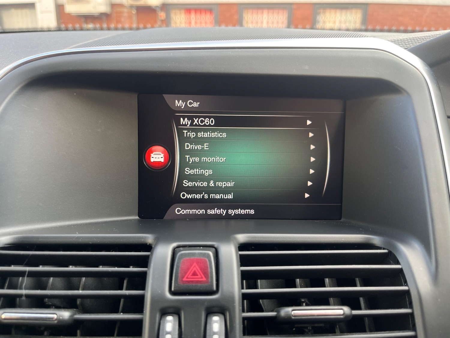 Used Volvo XC60 2017 for sale - 76307812: Photo 59