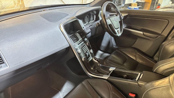 Used Volvo XC60 2017 for sale - 76307812: Photo 5