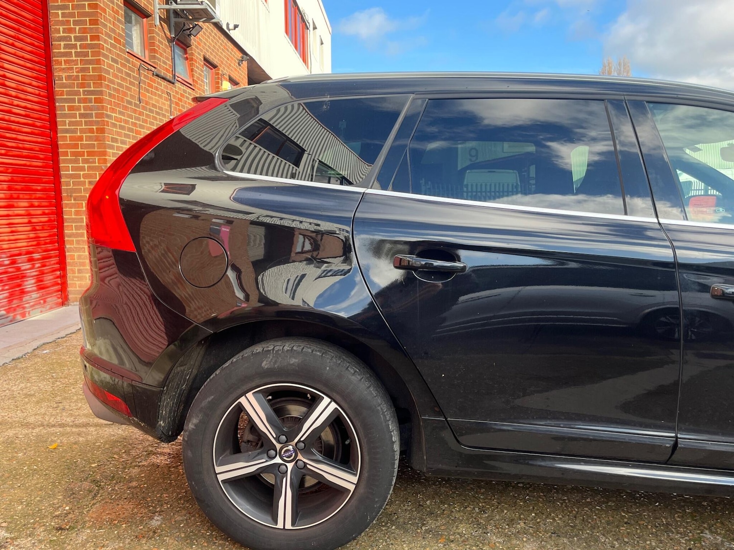 Used Volvo XC60 2017 for sale - 76307812: Photo 7