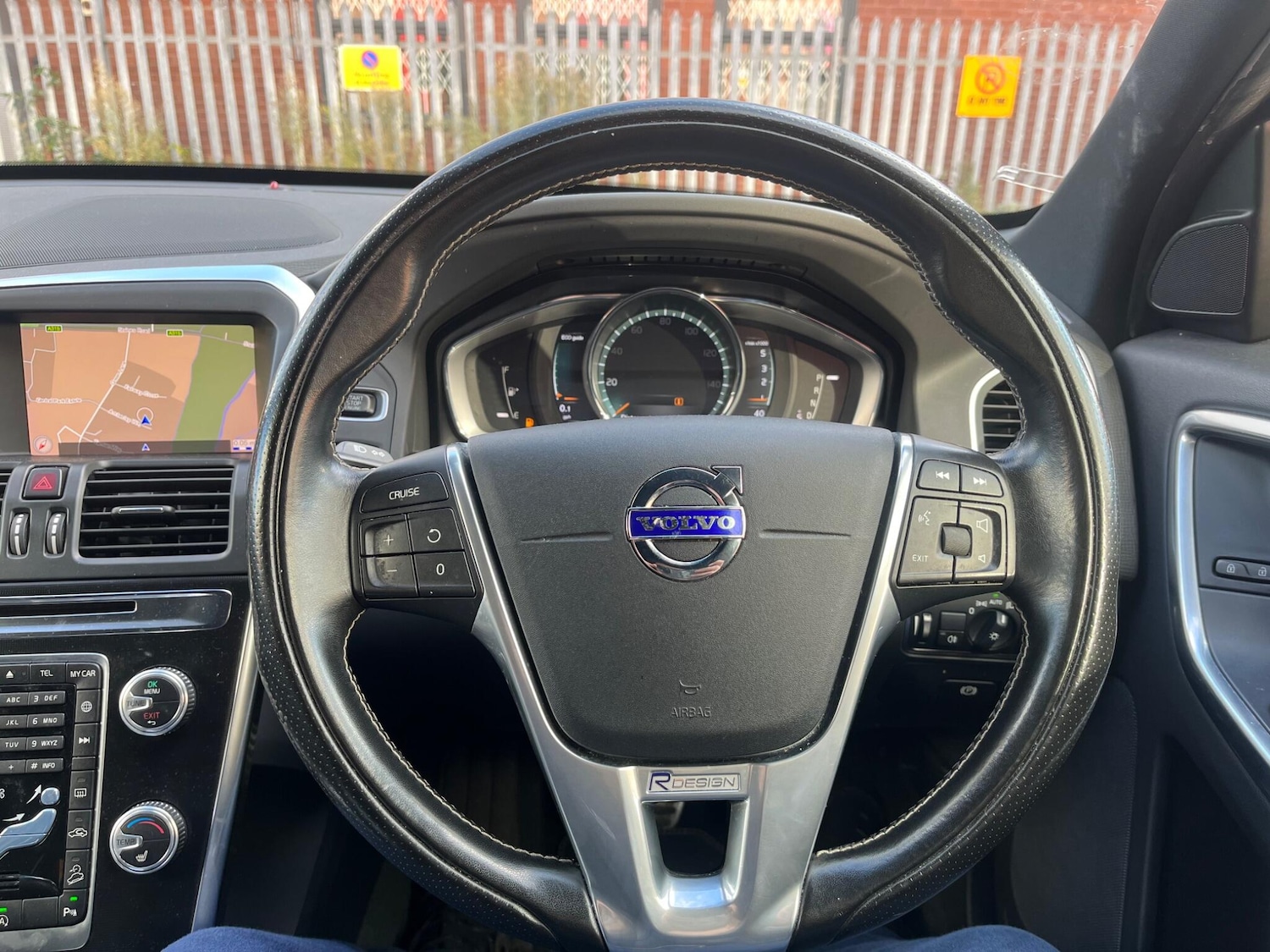 Used Volvo XC60 2017 for sale - 76307812: Photo 74