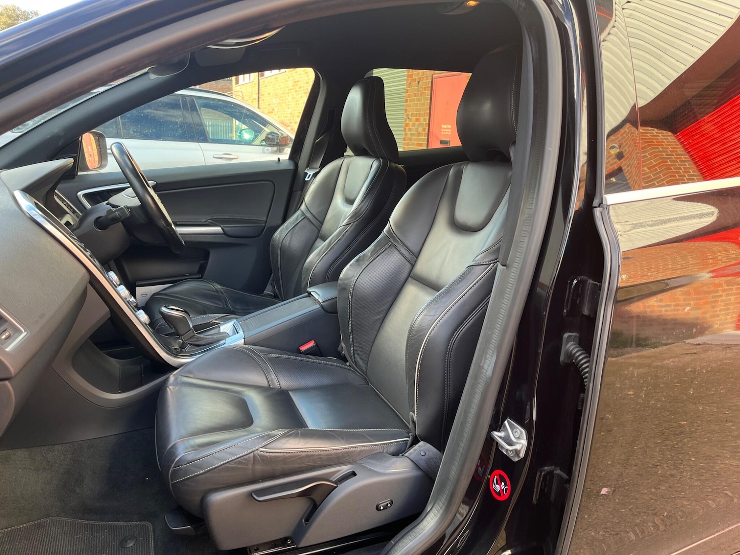 Used Volvo XC60 2017 for sale - 76307812: Photo 75