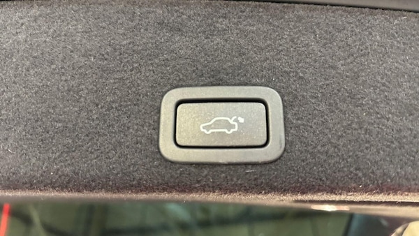 Used Volvo XC60 2017 for sale - 76307812: Photo 8