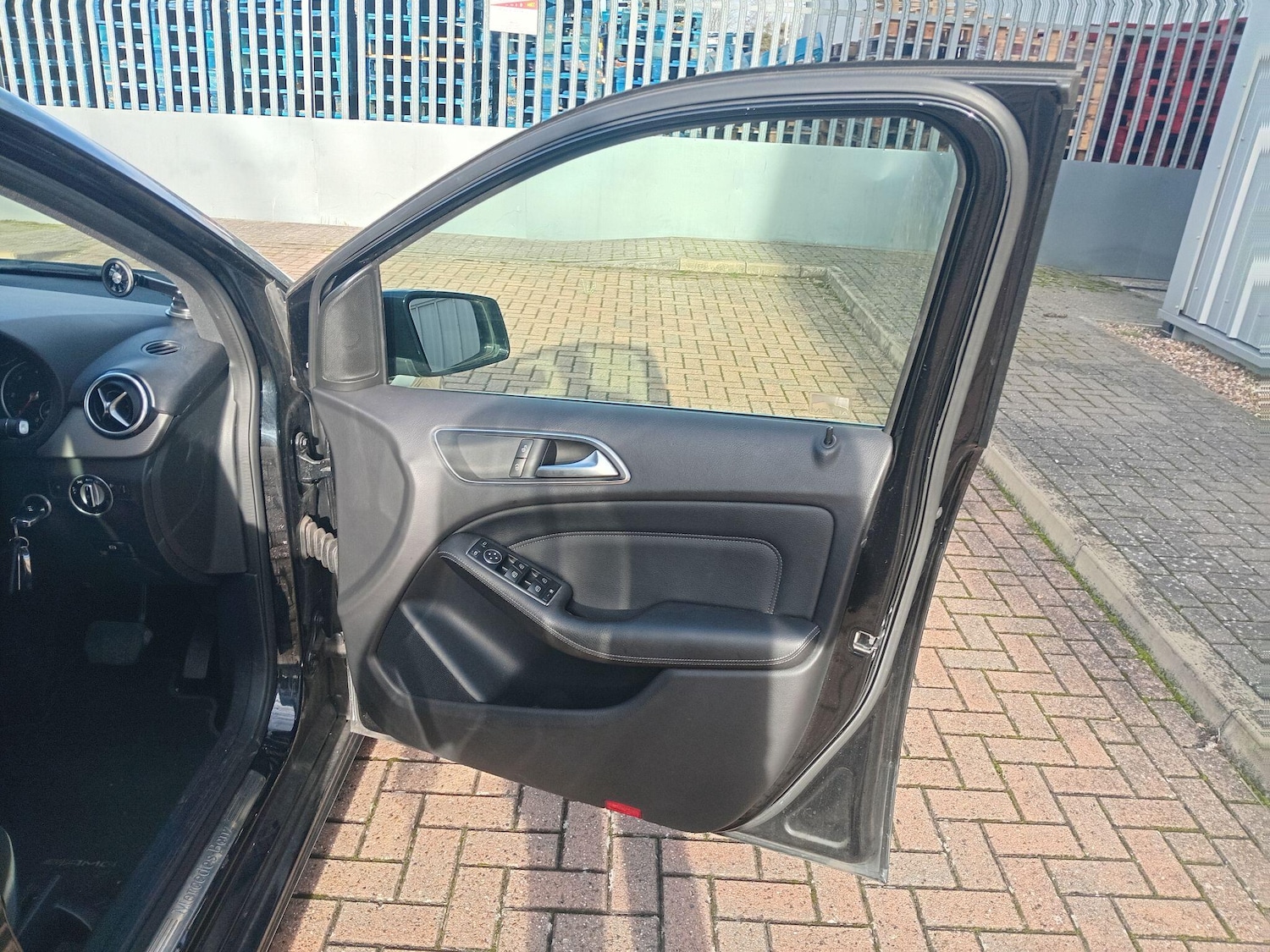 Used Mercedes-Benz B Class 2015 for sale - 76472585: Photo 24