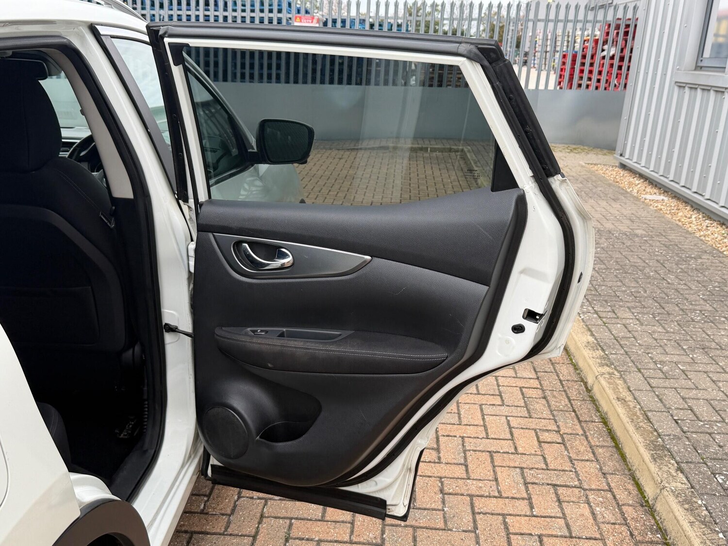 Used Nissan Qashqai 2017 for sale - 76294879: Photo 39