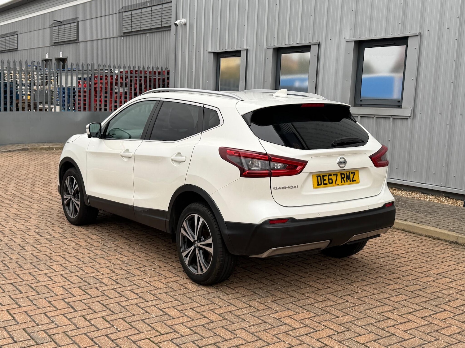 Used Nissan Qashqai 2017 for sale - 76294879: Photo 4