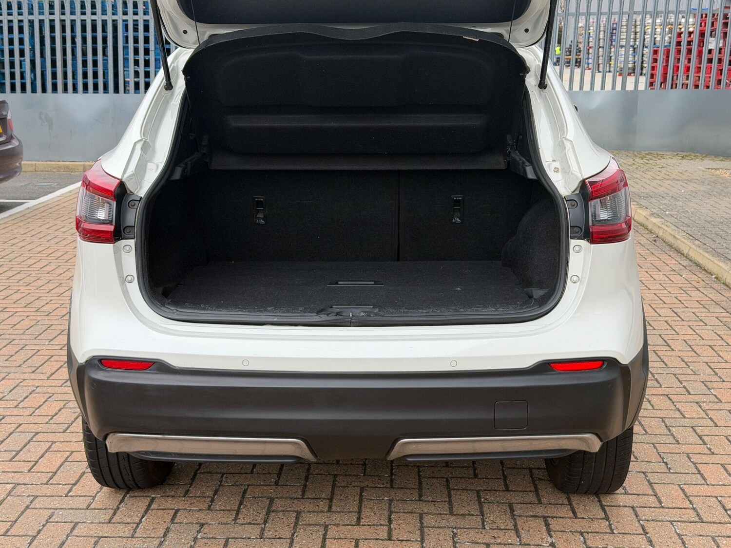 Used Nissan Qashqai 2017 for sale - 76294879: Photo 54