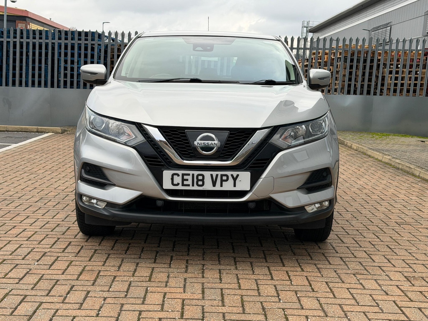 Used Nissan Qashqai 2018 for sale - 76952709: Photo 2