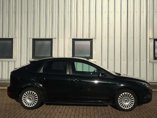 Used Ford Focus 2010 for sale - 76215529: Photo 12